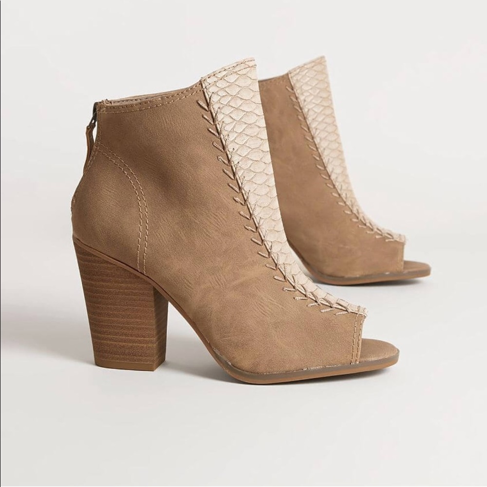 NWT Madden Girl Ankle Boot